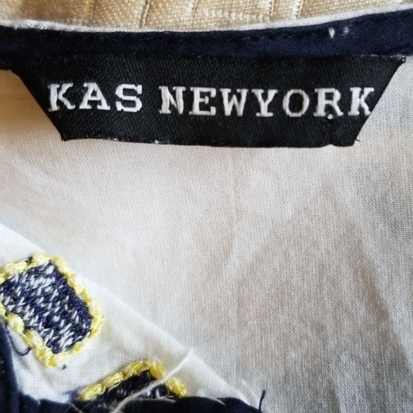 Embroidered Tunic Top - Picture 2 of 6